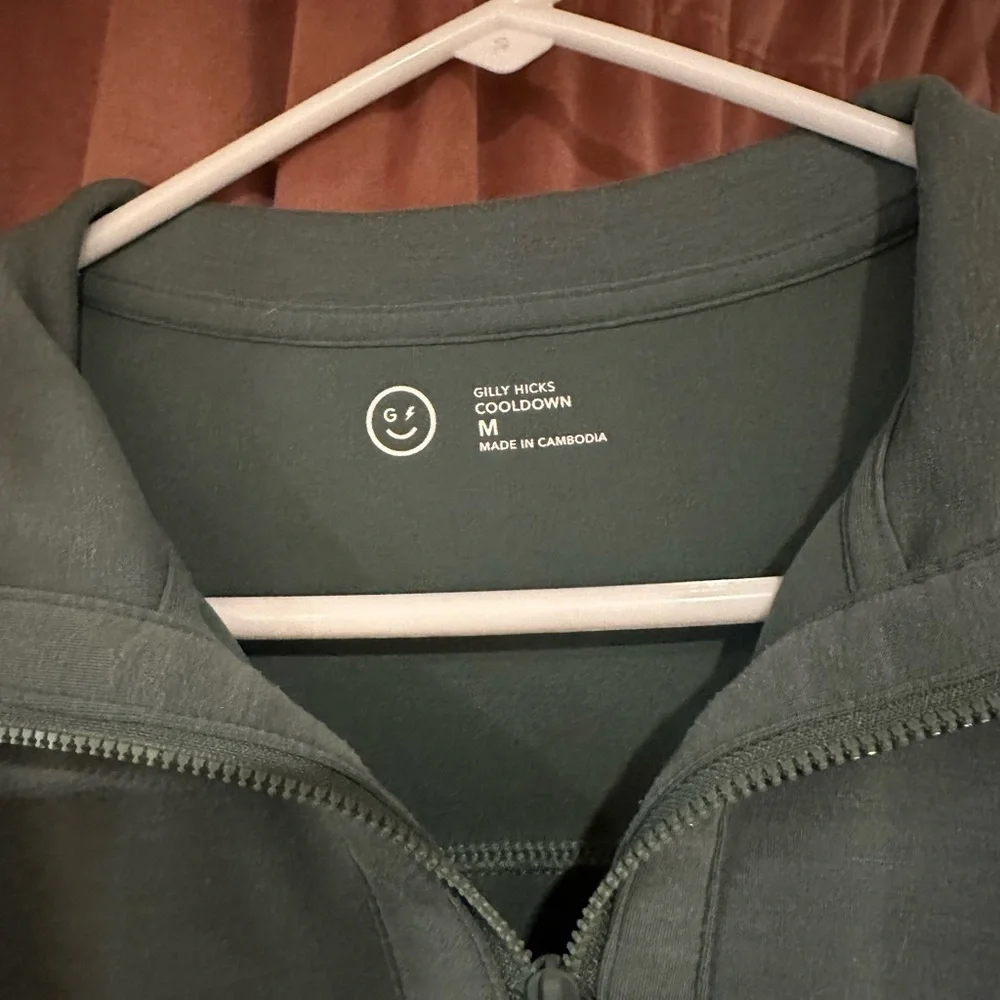 Hollister Forest Green Cropped Hoodie - Picture 2 of 3